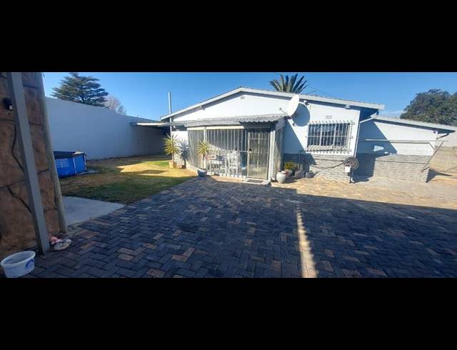 3 BEDROOM HOUSE FOR SALE IN WITPOORTJIE